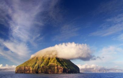 لایتلا دایمون,جزیره ای باتاجی از ابر,جزیره لایتلا دایمون