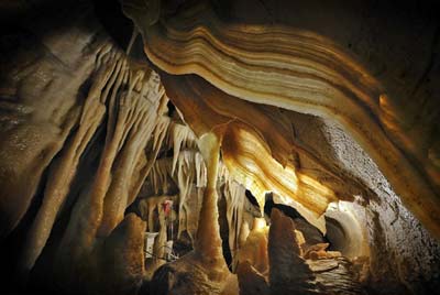 گردشگری,عجایب گردشگری,غارهای زیر زمینی