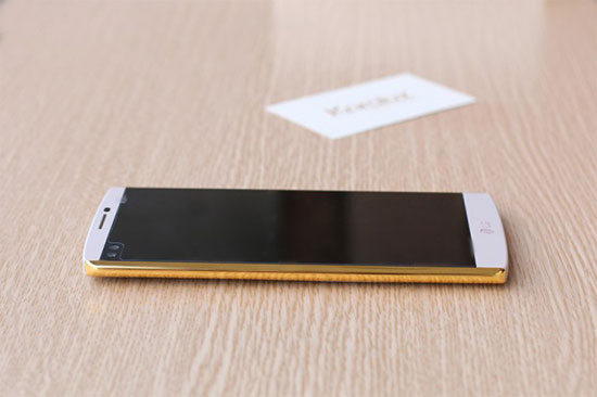 پوشش طلای ۲۴ عیار برای گوشی ال جی V10
