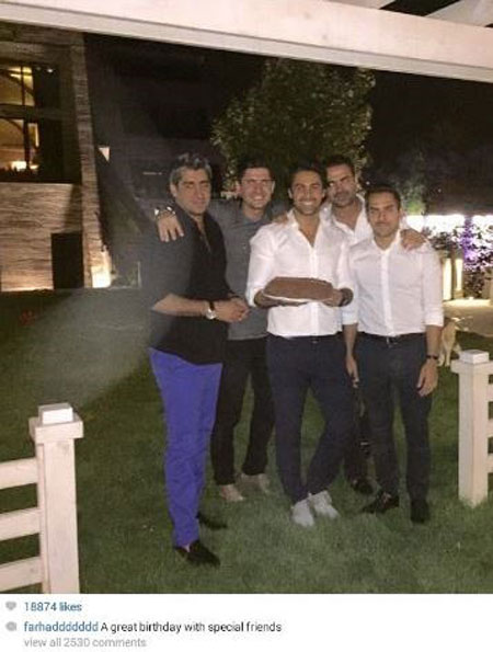 تصویری از جشن تولد فرهاد مجیدی با دوستانش