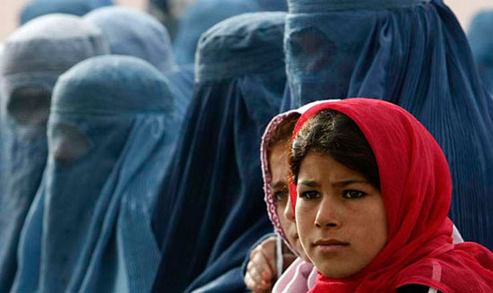 از تصاویر برهنه تا حساب‌های جعلی؛ دردسرهای زنان افغان در فیسبوک