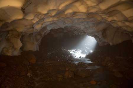 غار یخی كامچاتكا,گردشگری طبیعی,مکانهای دیدنی روسیه