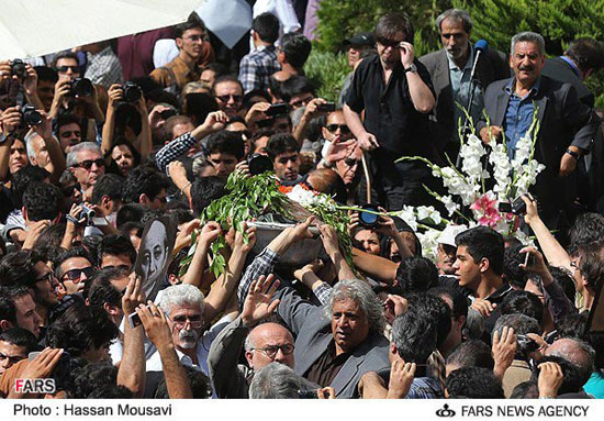 «آقا دوربینی» ها از تجمع حجاب تا خاکسپاری محمدرضا لطفی