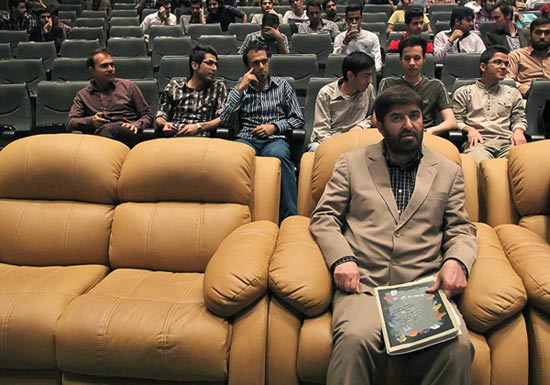 (تصاویر) حواشی حضور مطهری در دانشگاه‌ قزوین