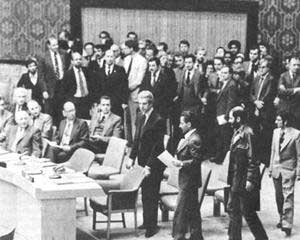 یک مقایسه تاریخی:‌ رجایی با چند نفر به سازمان ملل رفت؟