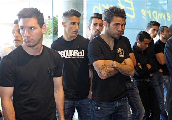 حضور بازیکنان باشگاه بارسلونا در مراسم ختم ویلانووا + عکس
