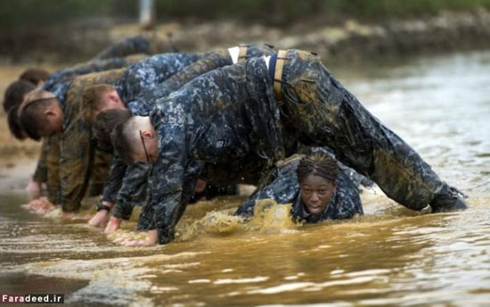 نمای نزدیک از تمرینات سربازان نیروی دریایی آمریکا