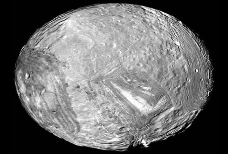 اخبار,اخبار علمی,شکل عجیب کوچکترین قمر اورانوس