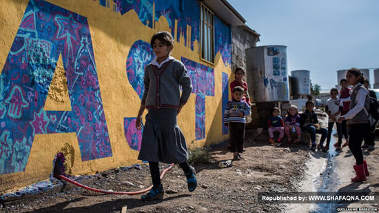 کودکان بی پناه عراق ، با نقاشی بر روی دیوار اردوگاه ها، امید را در دل خود زنده می کنند+تصاویر