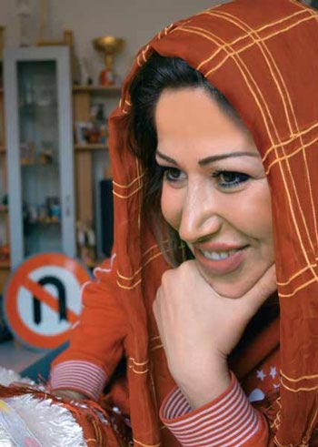 زهره وطن خواه,زهره وطن خواه نخستین بانوی رالی‌باز ایرانی,عکس زهره وطن خواه