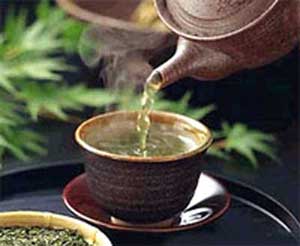 فواید نوشیدن چای سبز و گل رز