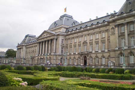 برکناری آلبرت دوم,حقوق شاهزاده‌ها دربلژیک,اوضاع اقتصادی دربلژیک