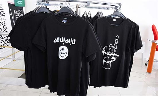 فروش تی شرت های تبلیغی داعش در مغازه های ترکیه +عکس