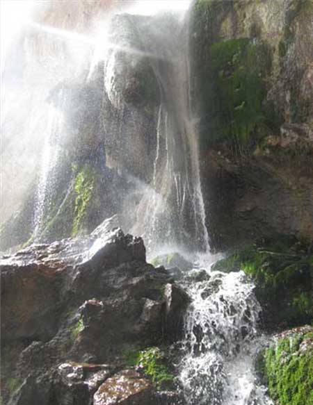 آبشار زیبای 70 متری