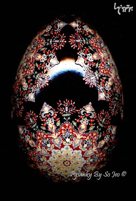 نقاشی روی تخم مرغ با الهام از قالیچه ایرانی