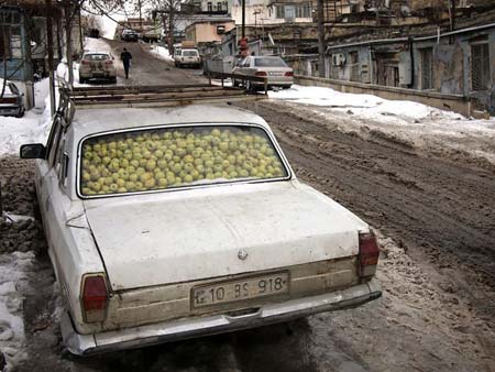 بارش برف بهاره در باکو