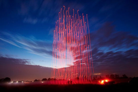 نور افشانی خارق العاده توسط هواپیماهای بدون خلبان+ تصاویر