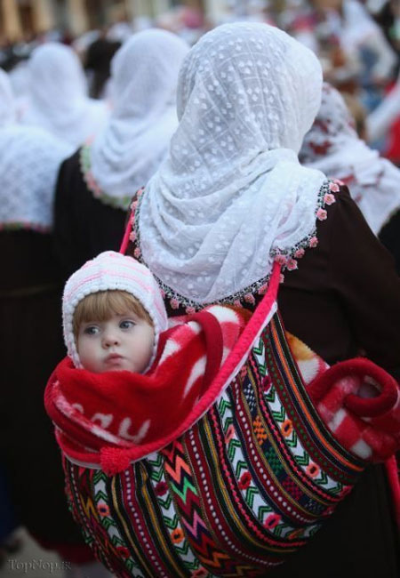 آرایش عجیب عروس های مسلمان بلغاری +عکس