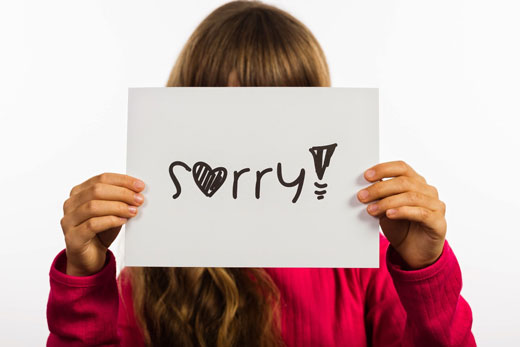 آیا باید کودک خود را به عذرخواهی وادار کنید؟