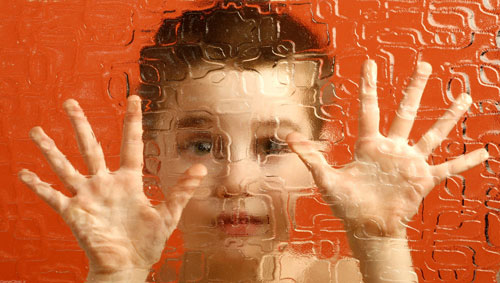 20 نشانه کودکان مبتلا به اوتیسم