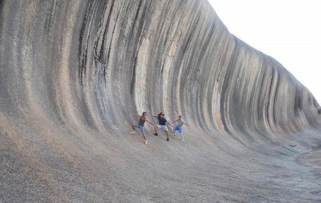 عکس: سنگی همانند موج دریا