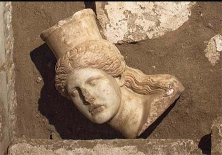 اخبار , اخبار گوناگون,کشف اجساد در مقبره اسکندر مقدونی