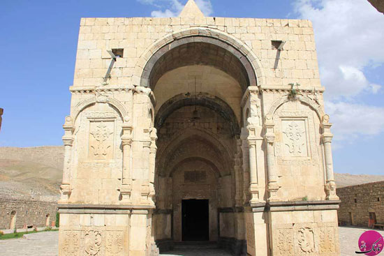 قدیمی ترین و پرنقش و نگارترین کلیسا در ایران