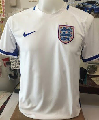 طرح پیراهن‌های انگلیس برای یورو 2016