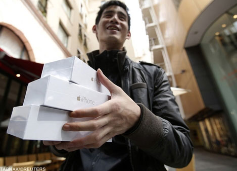 عکس: تب خرید آیفون 6 فروکش نمی کند!