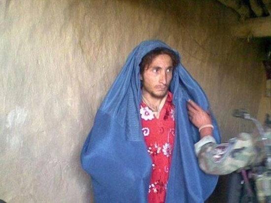 بازداشت داعشی ها با لباس زنانه +عکس