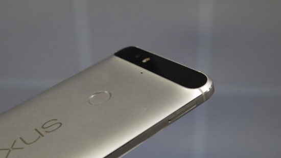 عکس: دو گوشی جدید گوگل را از نمای نزدیک ببینید