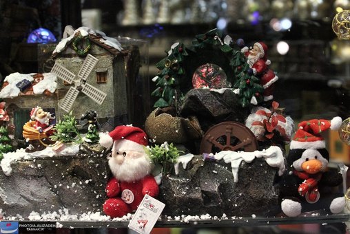 تصاویر : فروش تزئینات کریسمس در تهران