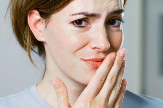 مهمترین علت بدبو شدن دهان را بشناسید