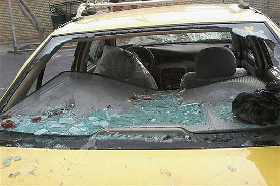 تصاویر حمله به خودروی حامل علی مطهری