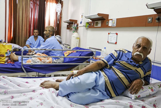 عکس: روانه شدن 10 هزار نفر به بیمارستان بر اثر بارش باران در اهواز
