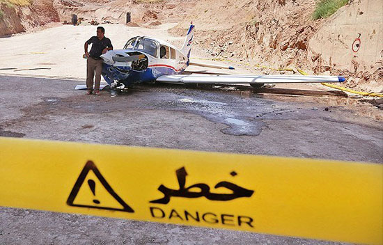 سقوط هواپیمای آموزشی در قزوین + عکس