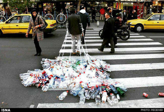 عکس: اعتراض خلاقانه به زباله‌ سازی در تهران