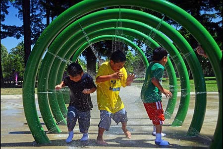    بازی کودکان در یک پارک- پورتلند، آمریکا