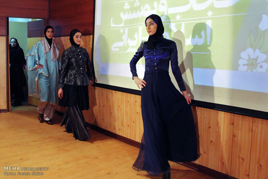 عکس: شو زنده لباس زنانه در مازندران