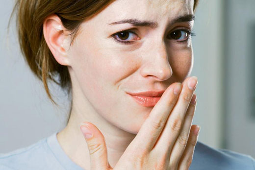 چگونه بوی بد دهان را درمان کنیم