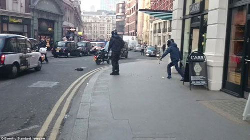 تصاویری از قمه کشی در لندن!