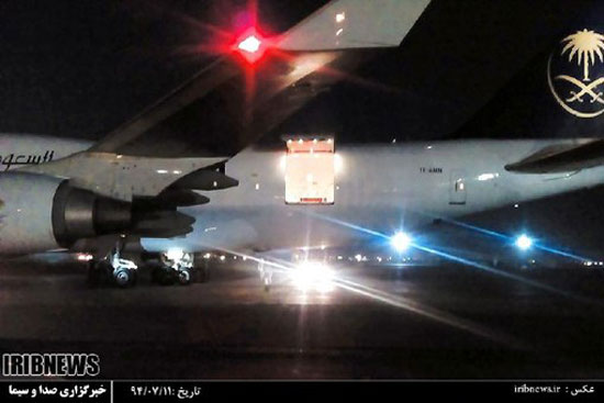 عکس: ورود هواپیمای جانباختگان منا به تهران