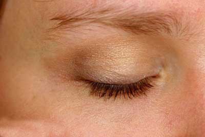 لوازم آرایش,آرایش چشم,محصولات آرایشی چشمی آلوده