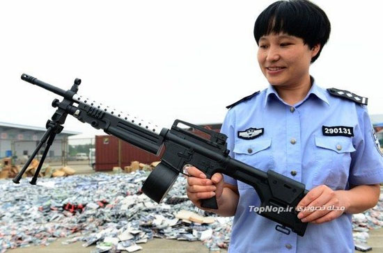 نابودی هزاران اسباب بازی در چین +عکس