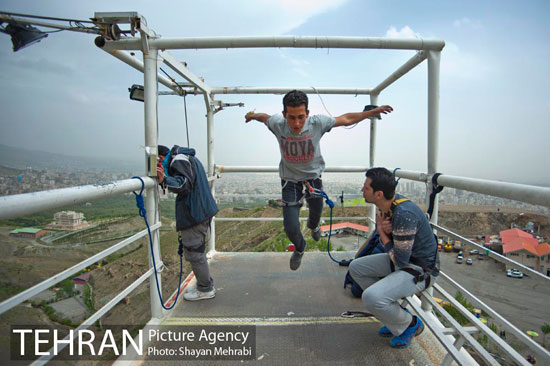 هیجان در تهران/بانجی جامپینگ
