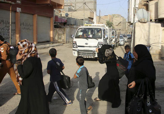 (تصاویر) فرار مردم رمادی از داعش