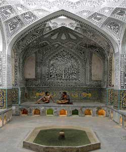 حمام شیشه ای در کردستان,حمام شیشه ای کردستان