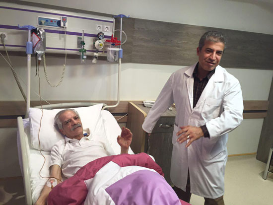 عکس: پورحیدری به بیمارستان بازگشت