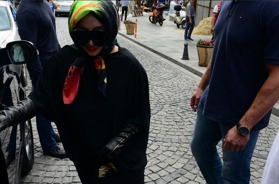 پوشش متفاوت لیدی‌گاگا در ترکیه +عکس