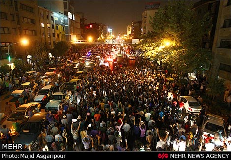 حسن روحانی,شادی مردم تهران پس از پیروزی حسن روحانی